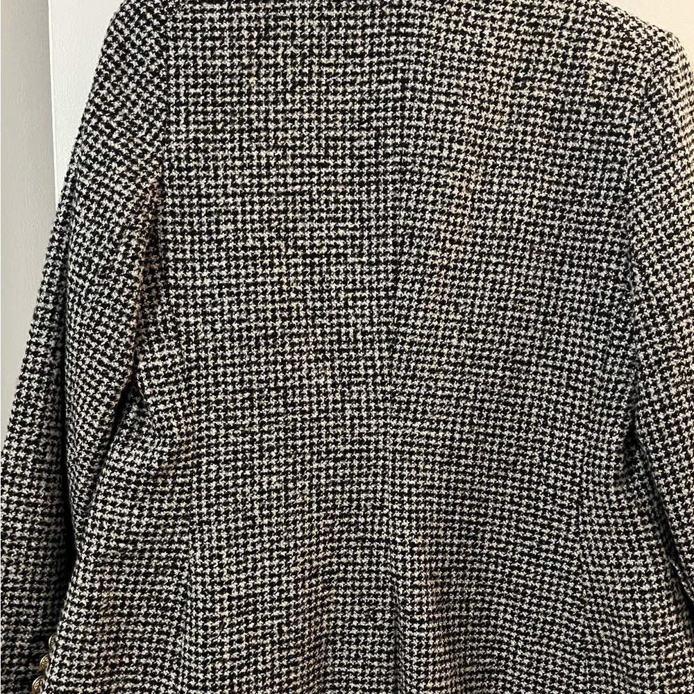 Blazer - Picture 3 of 5